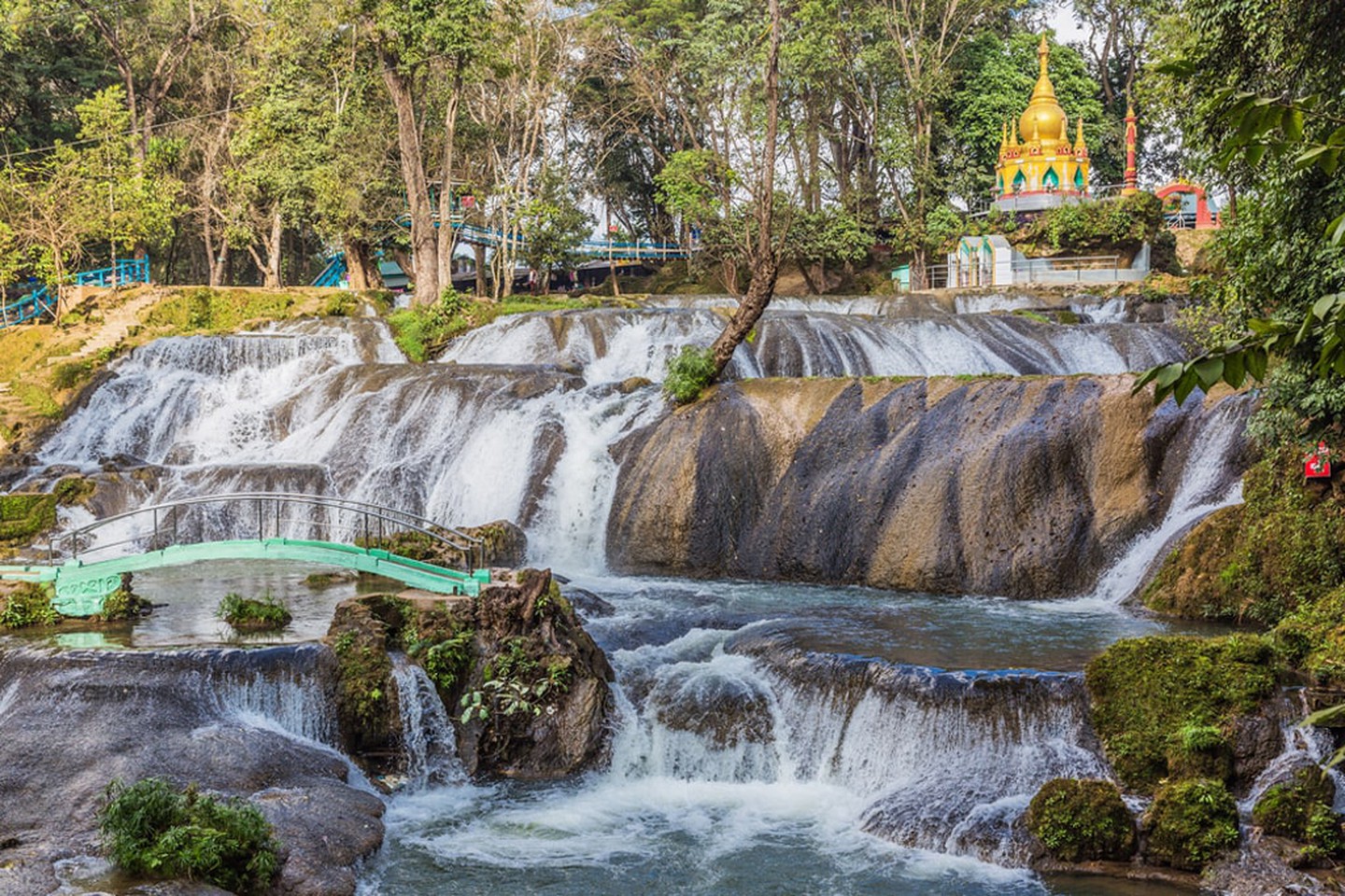 https://mdw-travel-data-us-east-1.s3.amazonaws.com/img/country/Myanmar/Karein-Kayin-Waterfall/img_03.jpg