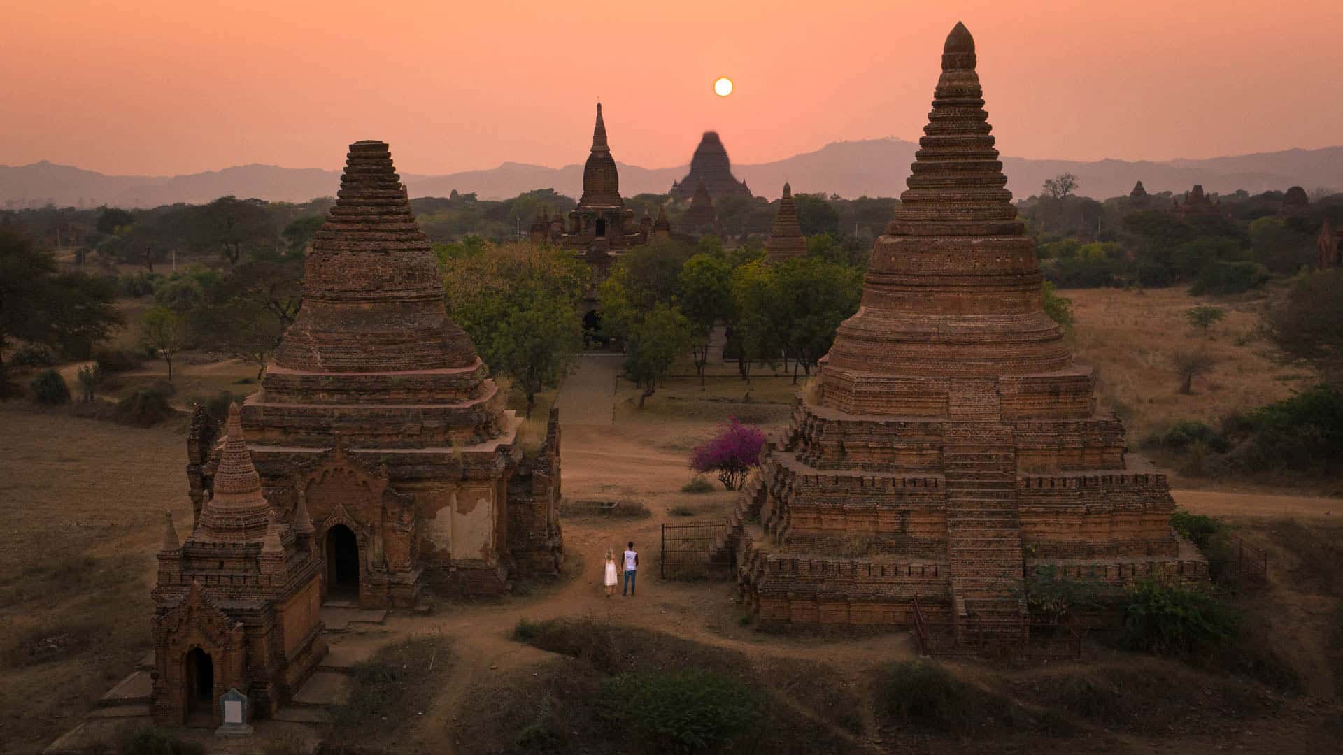 https://mdw-travel-data-us-east-1.s3.amazonaws.com/img/country/Myanmar/Kaungmudaw-Pagoda/img_01.jpg