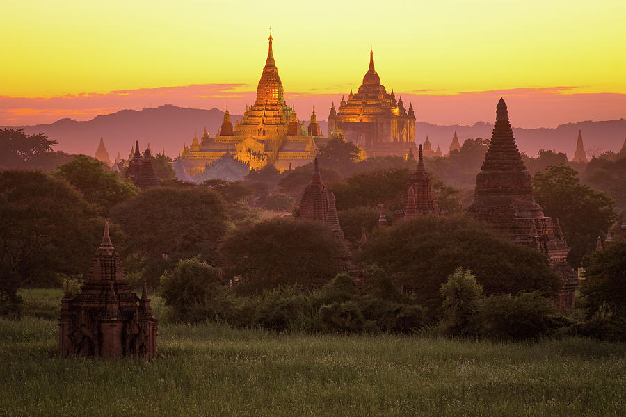 https://mdw-travel-data-us-east-1.s3.amazonaws.com/img/country/Myanmar/Kaungmudaw-Pagoda/img_03.jpg