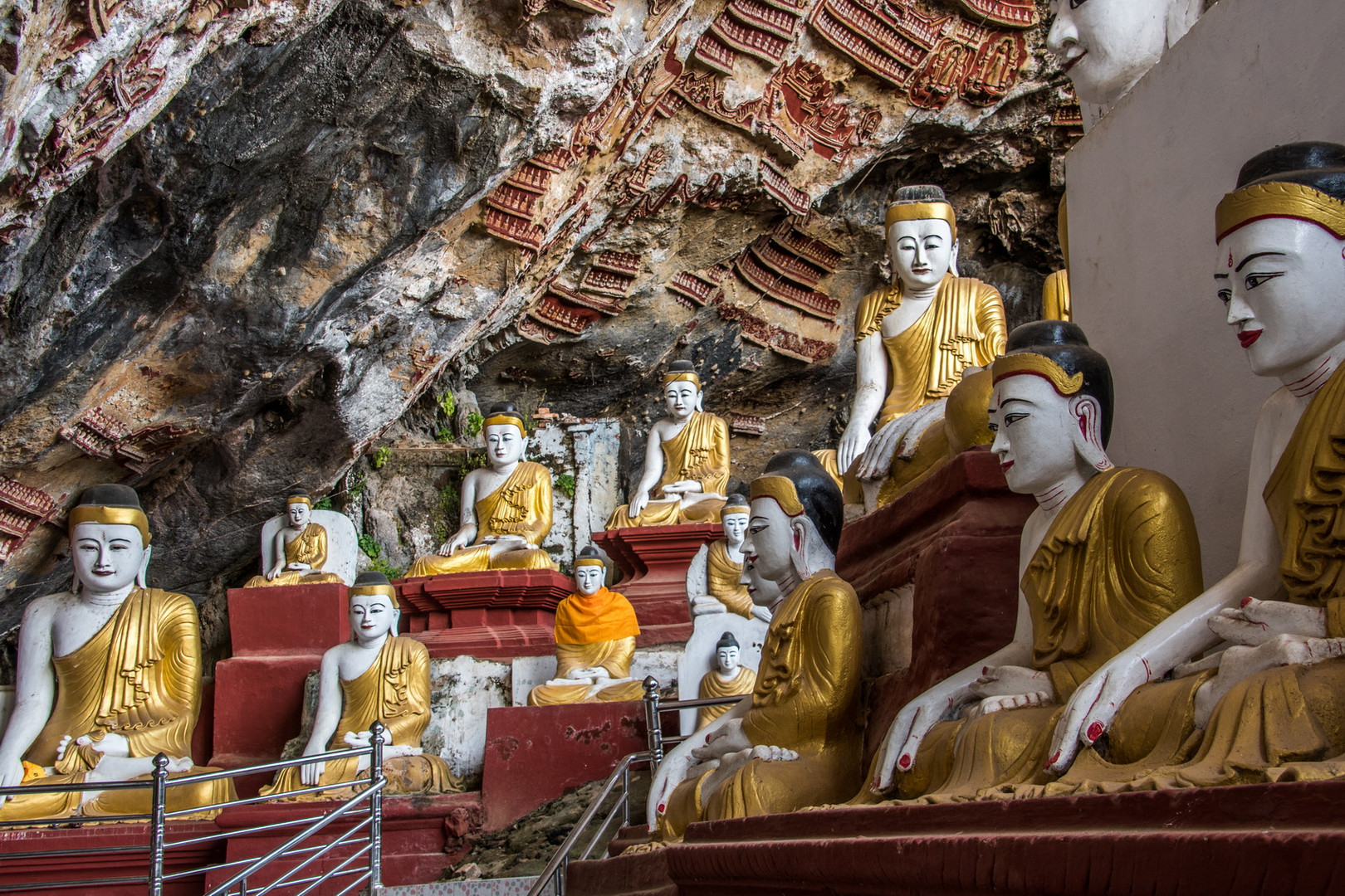 https://mdw-travel-data-us-east-1.s3.amazonaws.com/img/country/Myanmar/Kawtgon-Cave/img_01.jpg