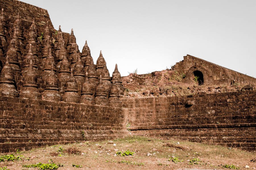 https://mdw-travel-data-us-east-1.s3.amazonaws.com/img/country/Myanmar/Koe-Thaung-Pagoda/img_02.jpg