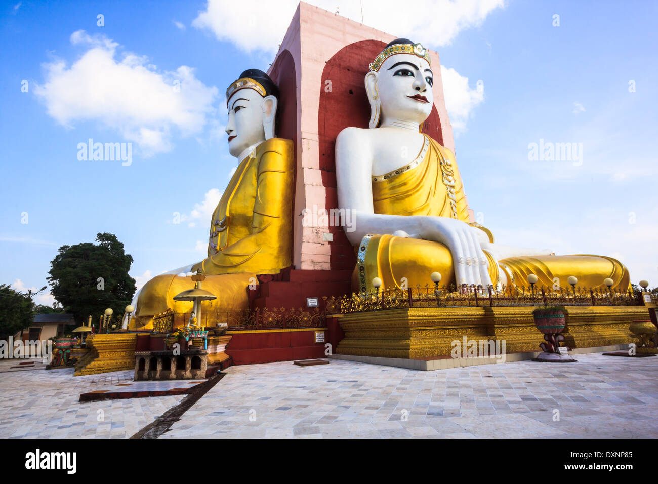 https://mdw-travel-data-us-east-1.s3.amazonaws.com/img/country/Myanmar/Kyaik-Pun-Ne-Win-Buddha-Statue/img_03.jpg