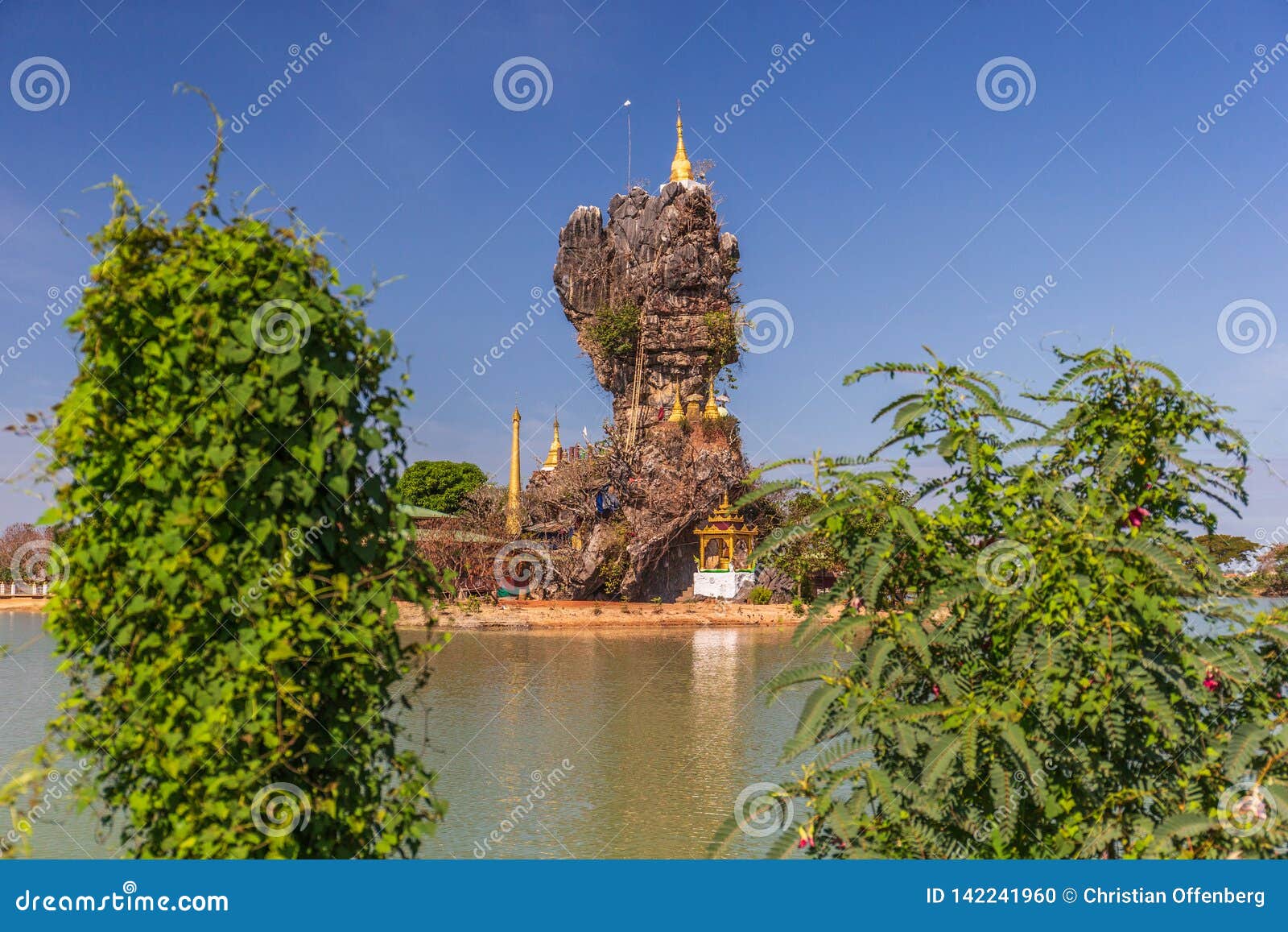 https://mdw-travel-data-us-east-1.s3.amazonaws.com/img/country/Myanmar/Kyauk-Ka-Lat-Pagoda/img_02.jpg