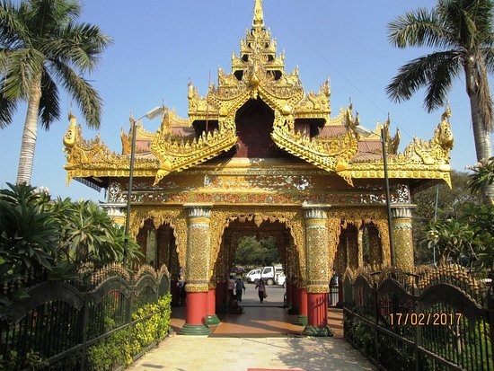 https://mdw-travel-data-us-east-1.s3.amazonaws.com/img/country/Myanmar/Kyauk-Taw-Gyi-Pagoda/img_03.jpg