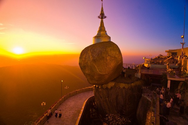 https://mdw-travel-data-us-east-1.s3.amazonaws.com/img/country/Myanmar/Kyaukhami-Yele-Pagoda/img_01.jpg