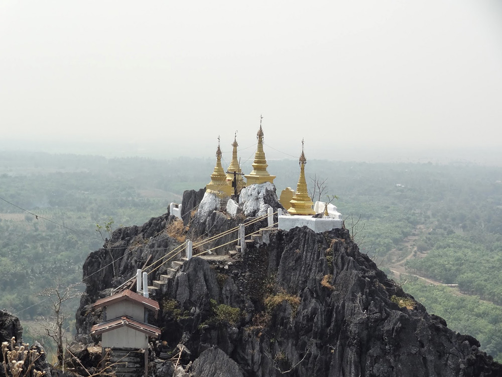 https://mdw-travel-data-us-east-1.s3.amazonaws.com/img/country/Myanmar/Kyauktalon-Taung/img_02.jpg