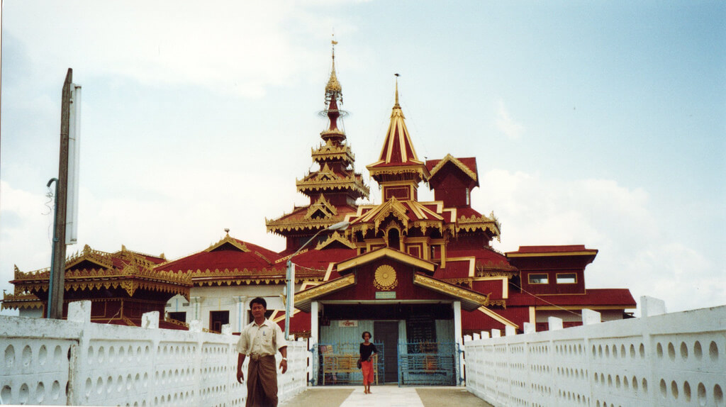 https://mdw-travel-data-us-east-1.s3.amazonaws.com/img/country/Myanmar/Kyauktan-Yele-Pagoda/img_03.jpg