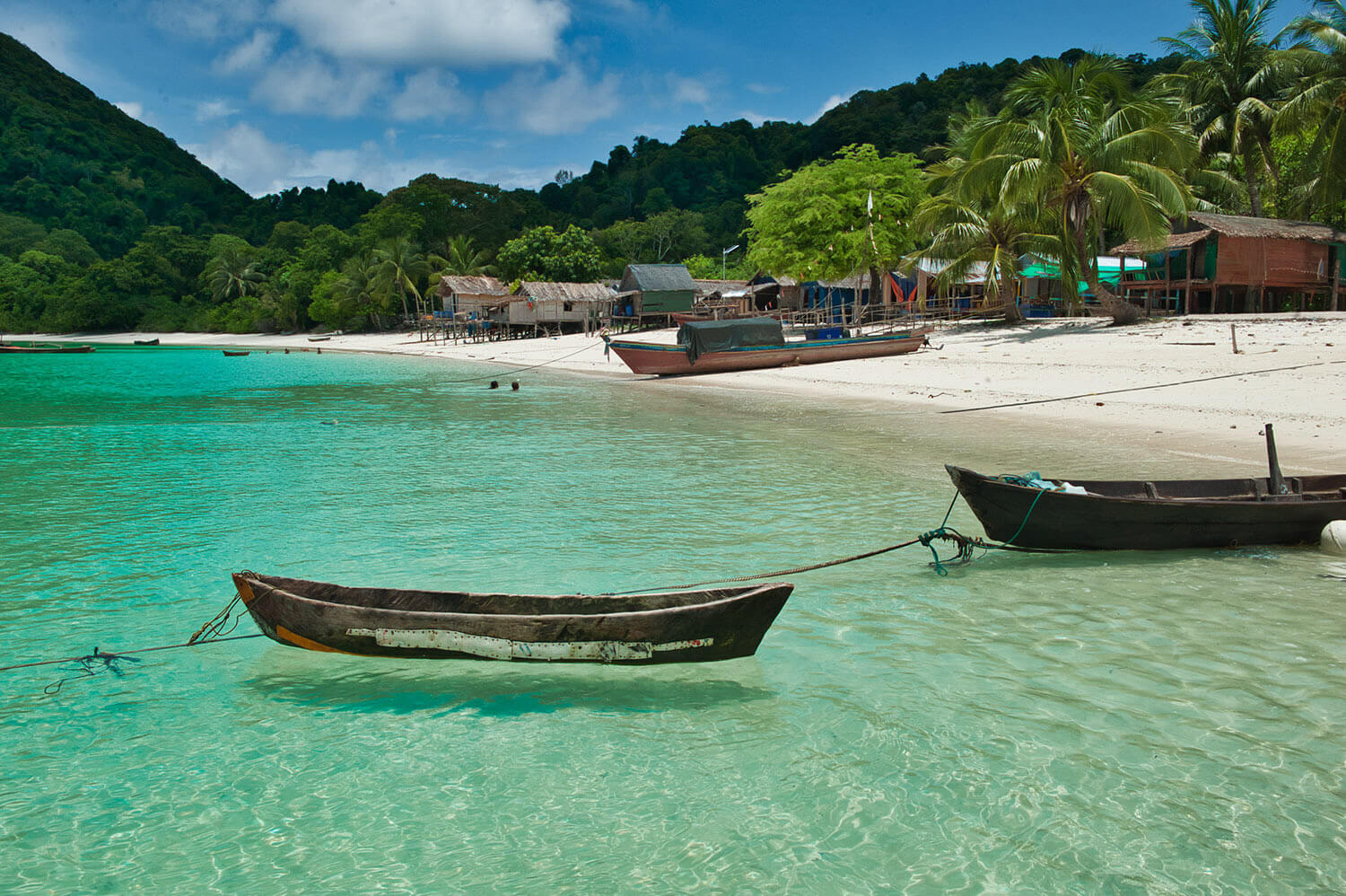 https://mdw-travel-data-us-east-1.s3.amazonaws.com/img/country/Myanmar/Lampi-Island-Marine-National-Park/img_01.jpg