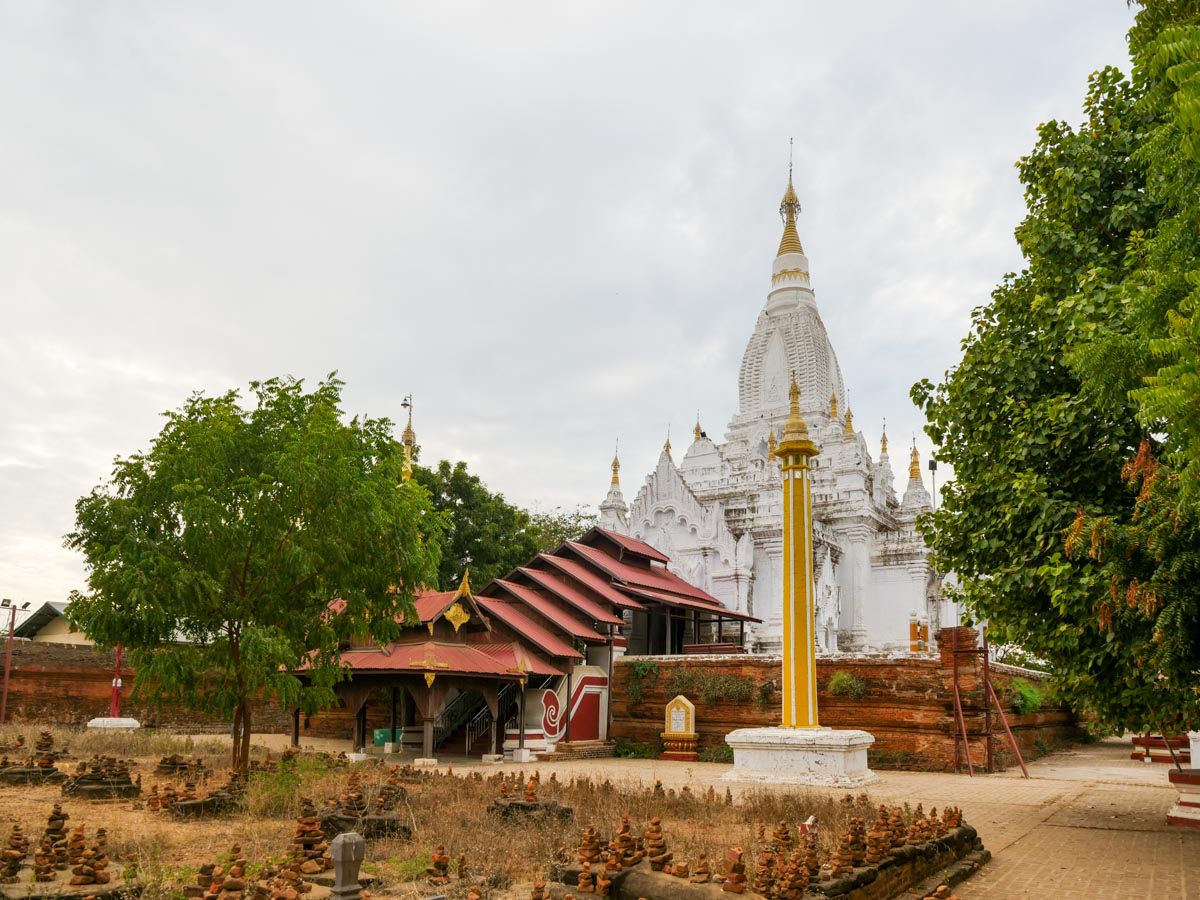 https://mdw-travel-data-us-east-1.s3.amazonaws.com/img/country/Myanmar/Le-myet-hna-Temple/img_03.jpg