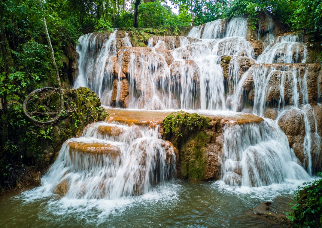 https://mdw-travel-data-us-east-1.s3.amazonaws.com/img/country/Myanmar/LoneMaChin-Waterfall/img_00.jpg