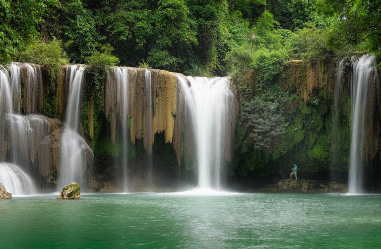 https://mdw-travel-data-us-east-1.s3.amazonaws.com/img/country/Myanmar/LoneMaChin-Waterfall/img_01.jpg