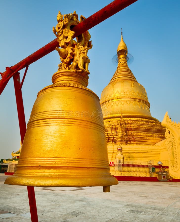 https://mdw-travel-data-us-east-1.s3.amazonaws.com/img/country/Myanmar/Maha-Wizaya-Pagoda/img_02.jpg