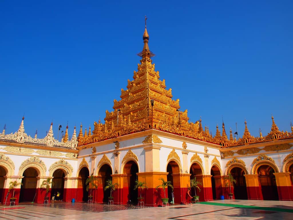 https://mdw-travel-data-us-east-1.s3.amazonaws.com/img/country/Myanmar/Mahamuni-Pagoda/img_00.jpg