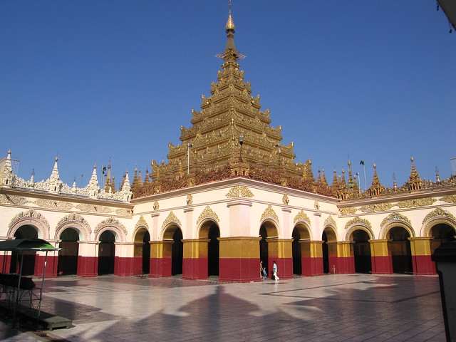 https://mdw-travel-data-us-east-1.s3.amazonaws.com/img/country/Myanmar/Mahamuni-Paya/img_01.jpg