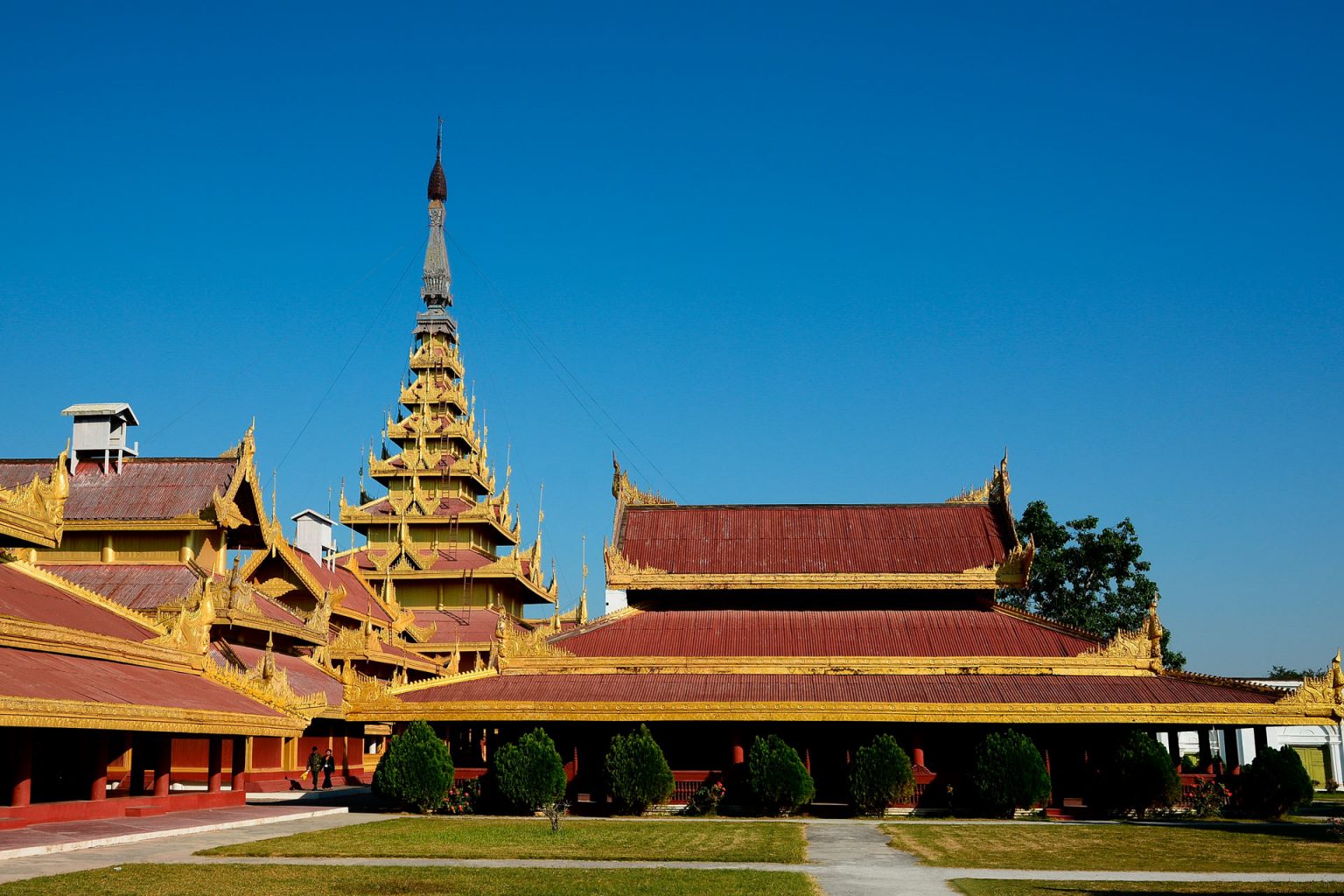 https://mdw-travel-data-us-east-1.s3.amazonaws.com/img/country/Myanmar/Mandalay-Hill/img_03.jpg