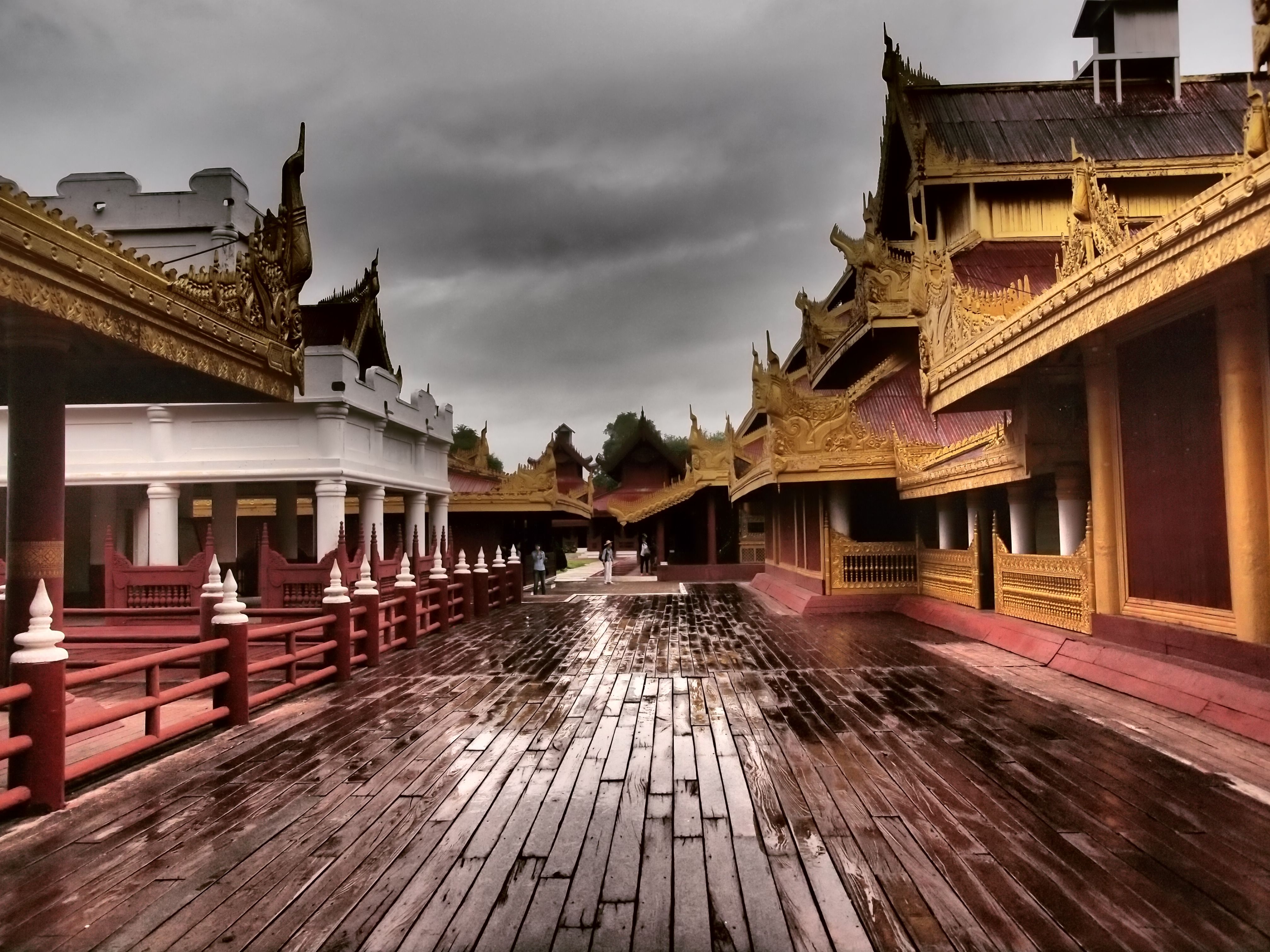 https://mdw-travel-data-us-east-1.s3.amazonaws.com/img/country/Myanmar/Mandalay-Palace/img_02.jpg