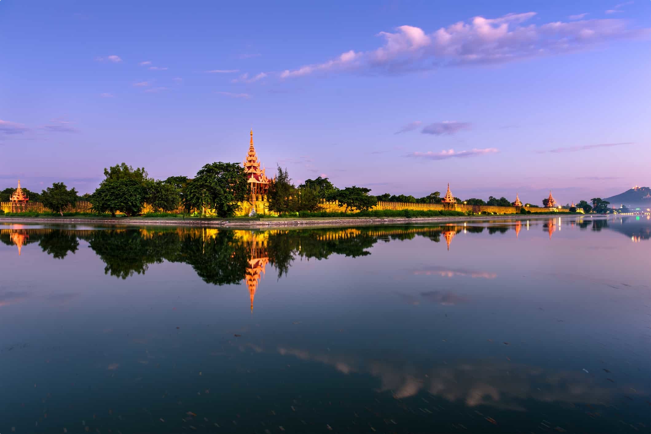 https://mdw-travel-data-us-east-1.s3.amazonaws.com/img/country/Myanmar/Mandalay-Palace/img_03.jpg