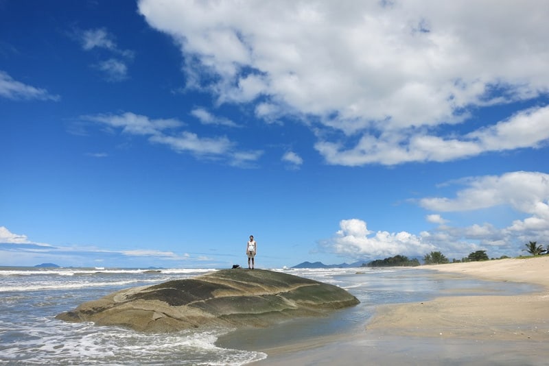 https://mdw-travel-data-us-east-1.s3.amazonaws.com/img/country/Myanmar/Maungmakan-Beach/img_03.jpg