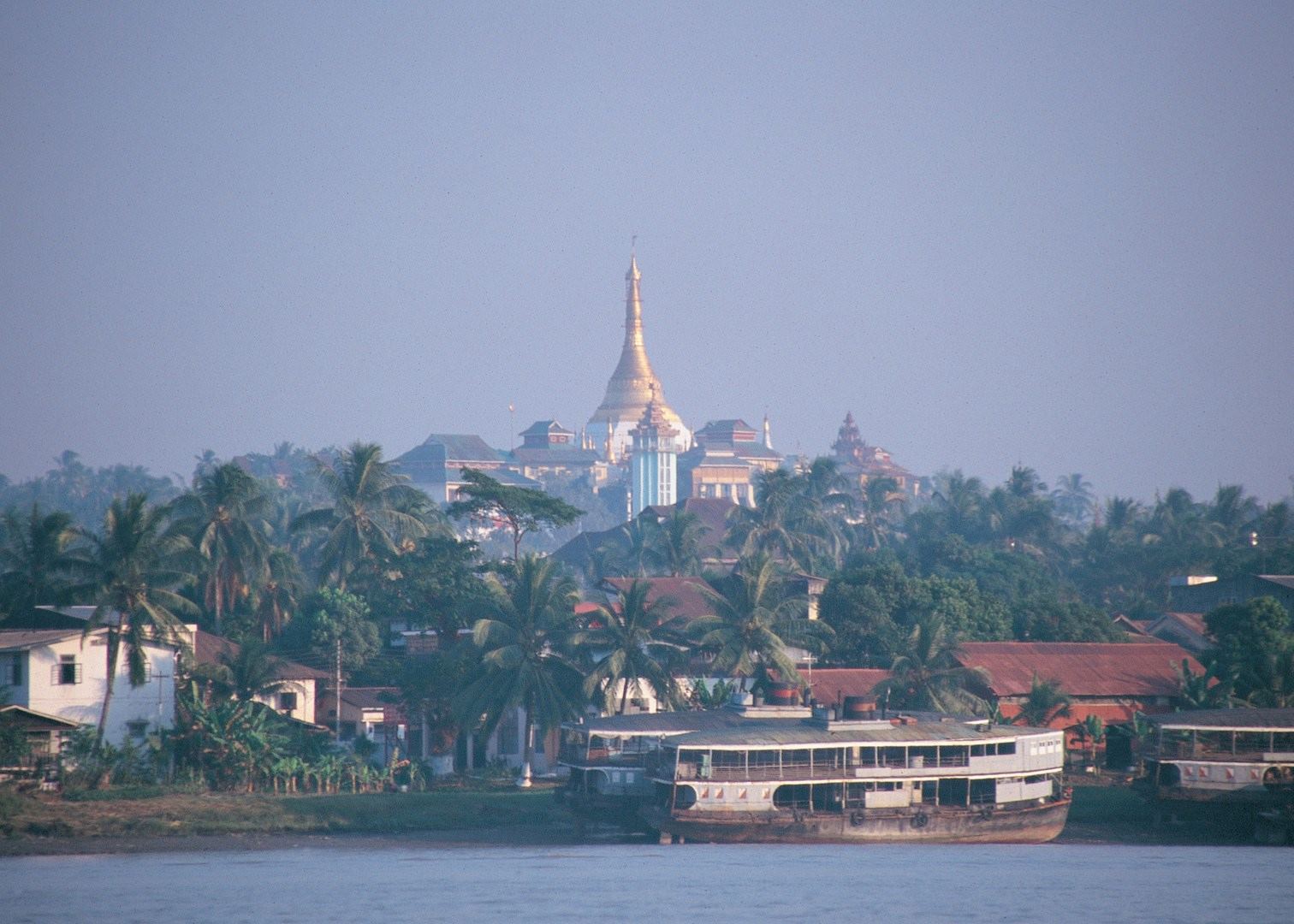 https://mdw-travel-data-us-east-1.s3.amazonaws.com/img/country/Myanmar/Mawlamyine-Viewpoint/img_02.jpg