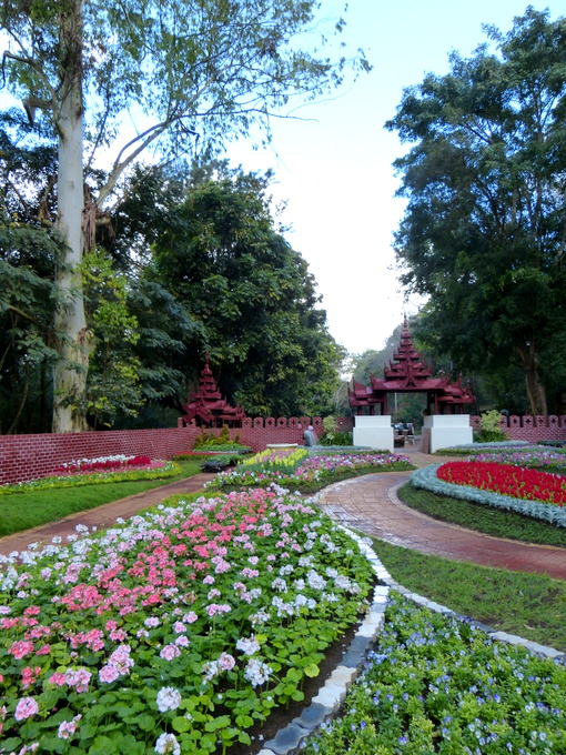 https://mdw-travel-data-us-east-1.s3.amazonaws.com/img/country/Myanmar/Maymyo-Botanical-Garden/img_03.jpg