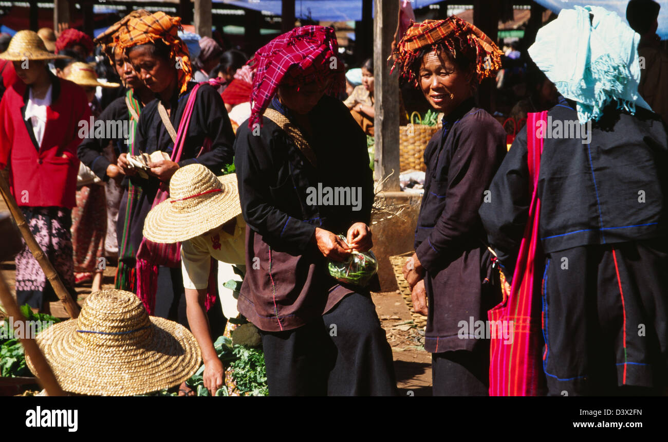 https://mdw-travel-data-us-east-1.s3.amazonaws.com/img/country/Myanmar/Mingala-Market/img_01.jpg