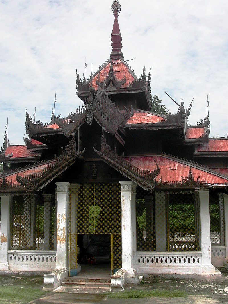 https://mdw-travel-data-us-east-1.s3.amazonaws.com/img/country/Myanmar/Mingun-Bell/img_02.jpg