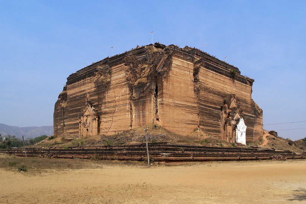 https://mdw-travel-data-us-east-1.s3.amazonaws.com/img/country/Myanmar/Mingun-Pahtodawgyi/img_01.jpg