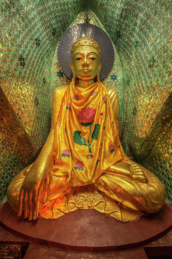 https://mdw-travel-data-us-east-1.s3.amazonaws.com/img/country/Myanmar/Mons-Buddha-Statue/img_01.jpg