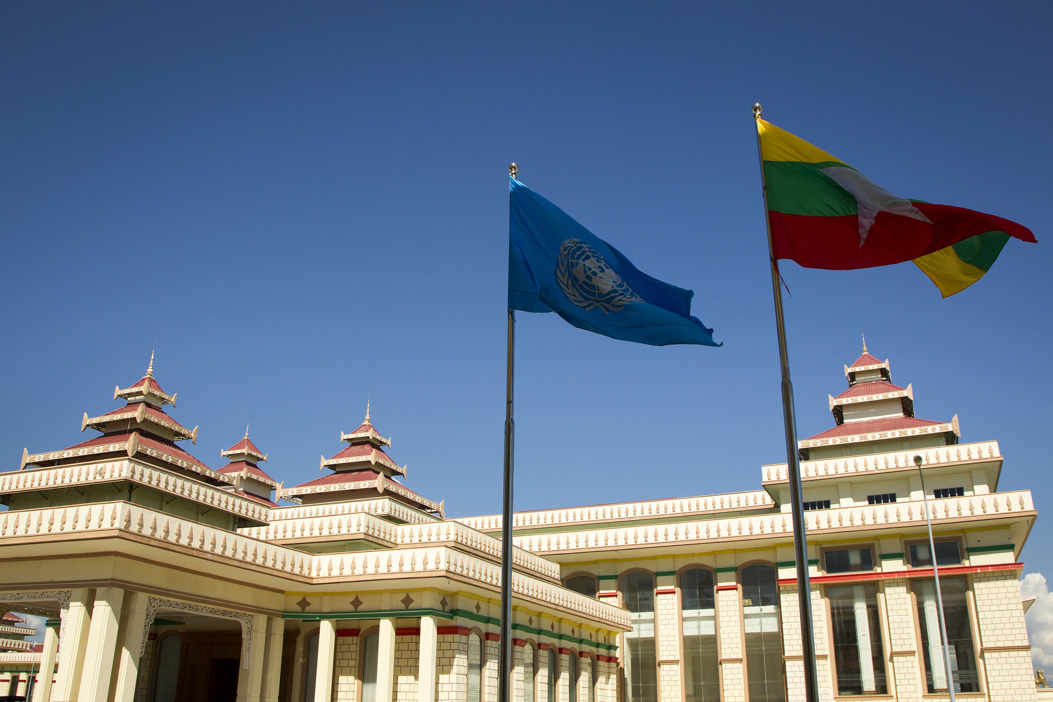 https://mdw-travel-data-us-east-1.s3.amazonaws.com/img/country/Myanmar/Myanmar-Parliament-Building/img_01.jpg