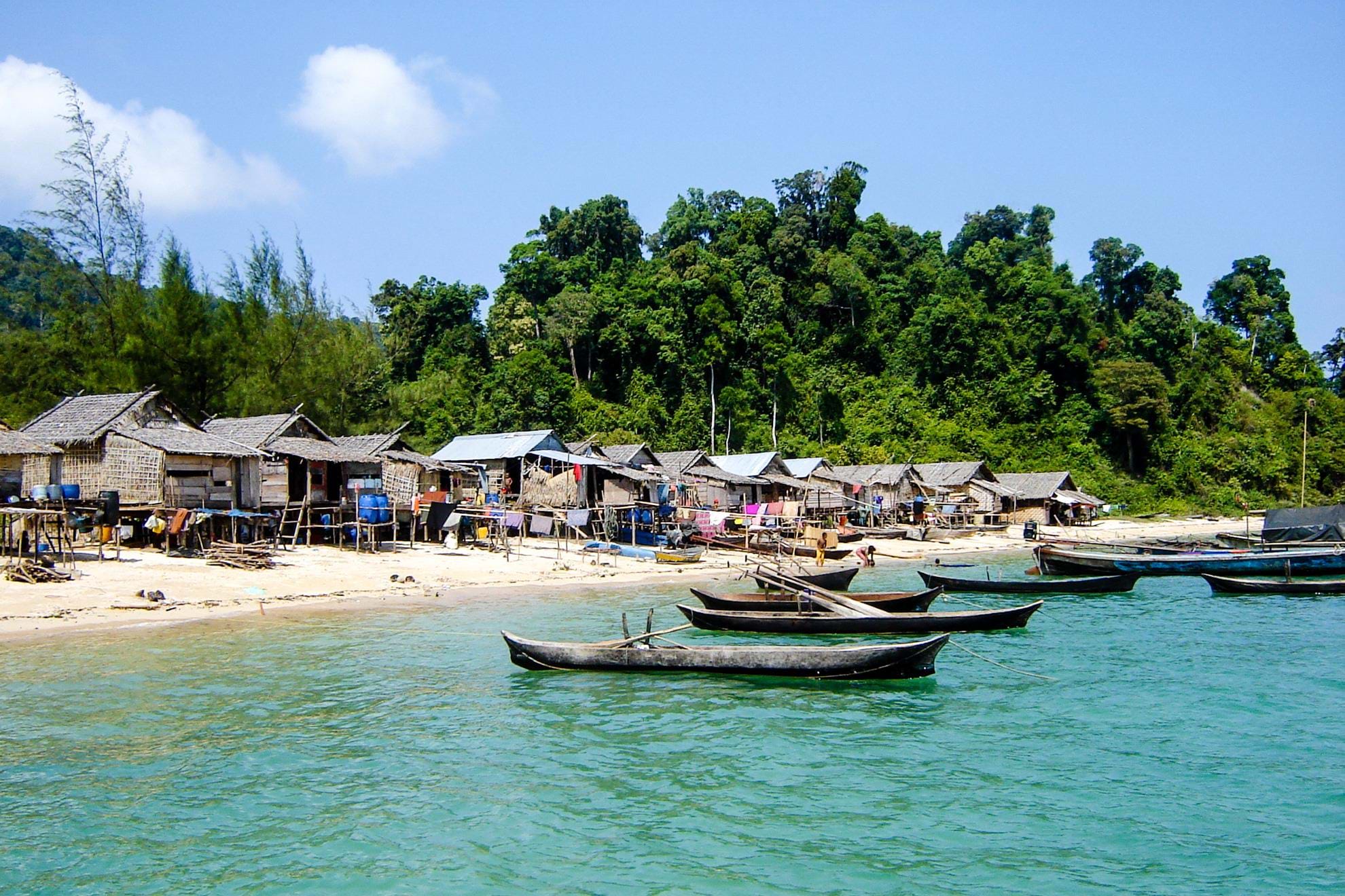 https://mdw-travel-data-us-east-1.s3.amazonaws.com/img/country/Myanmar/Myeik-Archipelago/img_03.jpg