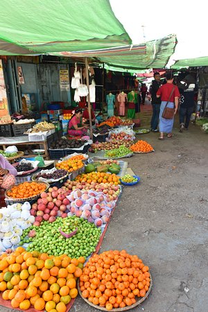 https://mdw-travel-data-us-east-1.s3.amazonaws.com/img/country/Myanmar/Myoma-Market/img_03.jpg