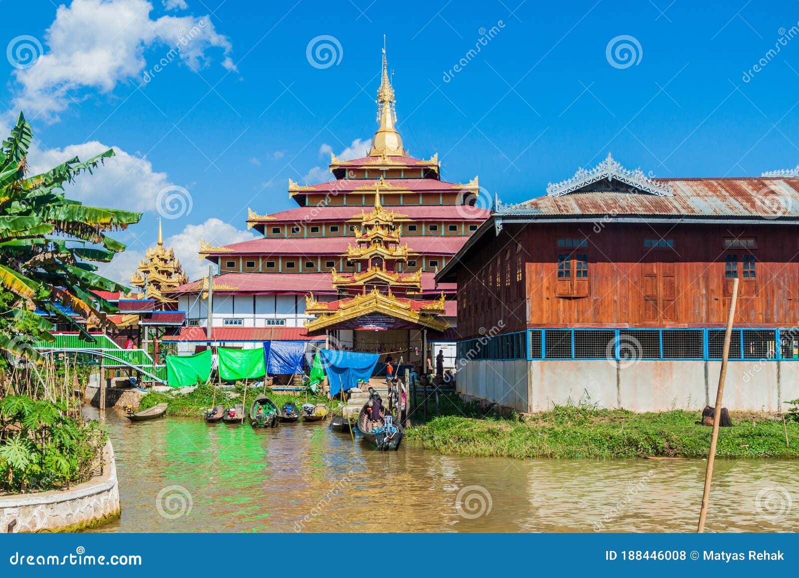 https://mdw-travel-data-us-east-1.s3.amazonaws.com/img/country/Myanmar/Nandaw-Gyi-Paya/img_01.jpg