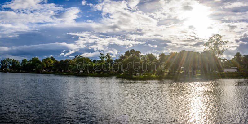 https://mdw-travel-data-us-east-1.s3.amazonaws.com/img/country/Myanmar/Naung-Yar-Lake/img_02.jpg