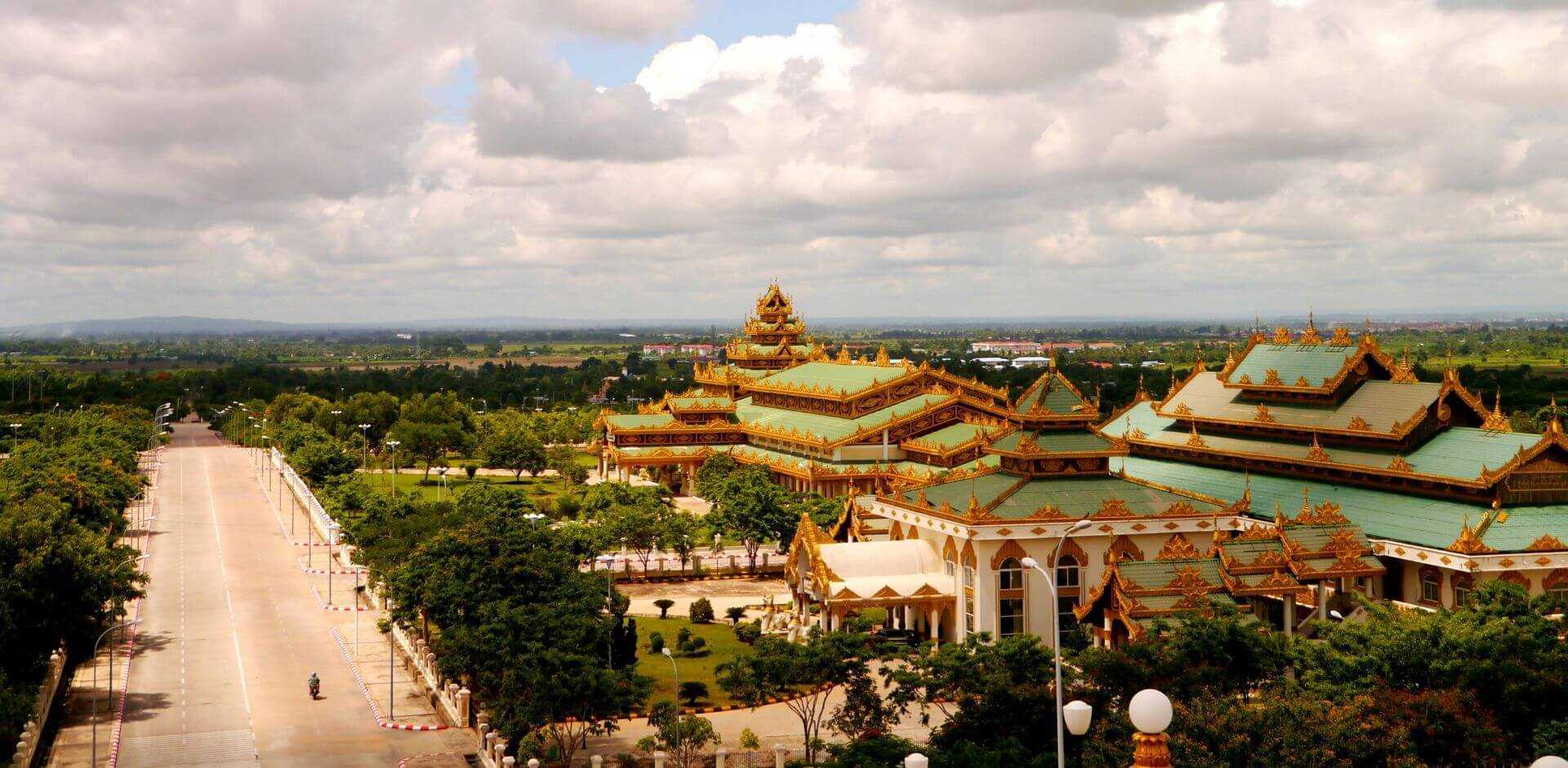 https://mdw-travel-data-us-east-1.s3.amazonaws.com/img/country/Myanmar/Naypyidaw-Water-Fountain-Garden/img_01.jpg