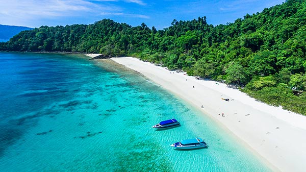 https://mdw-travel-data-us-east-1.s3.amazonaws.com/img/country/Myanmar/Ngapali-Jade-Taw-Kyun-Island/img_01.jpg