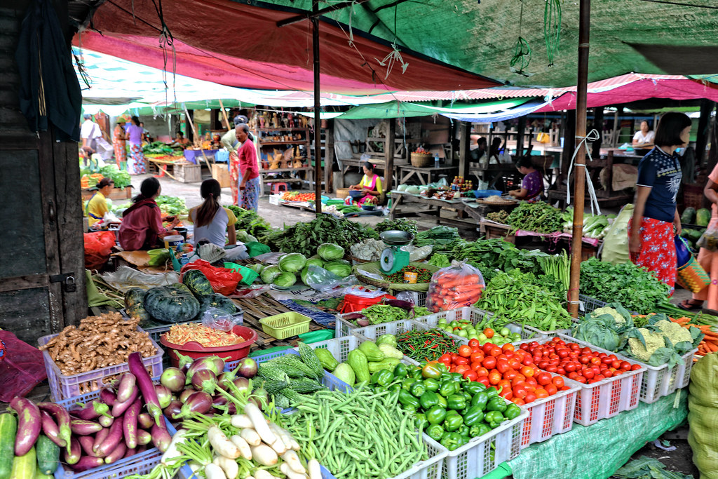 https://mdw-travel-data-us-east-1.s3.amazonaws.com/img/country/Myanmar/Nyaung-Shwe-Market/img_00.jpg