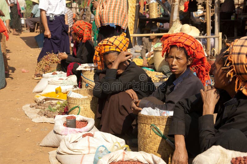 https://mdw-travel-data-us-east-1.s3.amazonaws.com/img/country/Myanmar/Nyaung-Shwe-Market/img_03.jpg