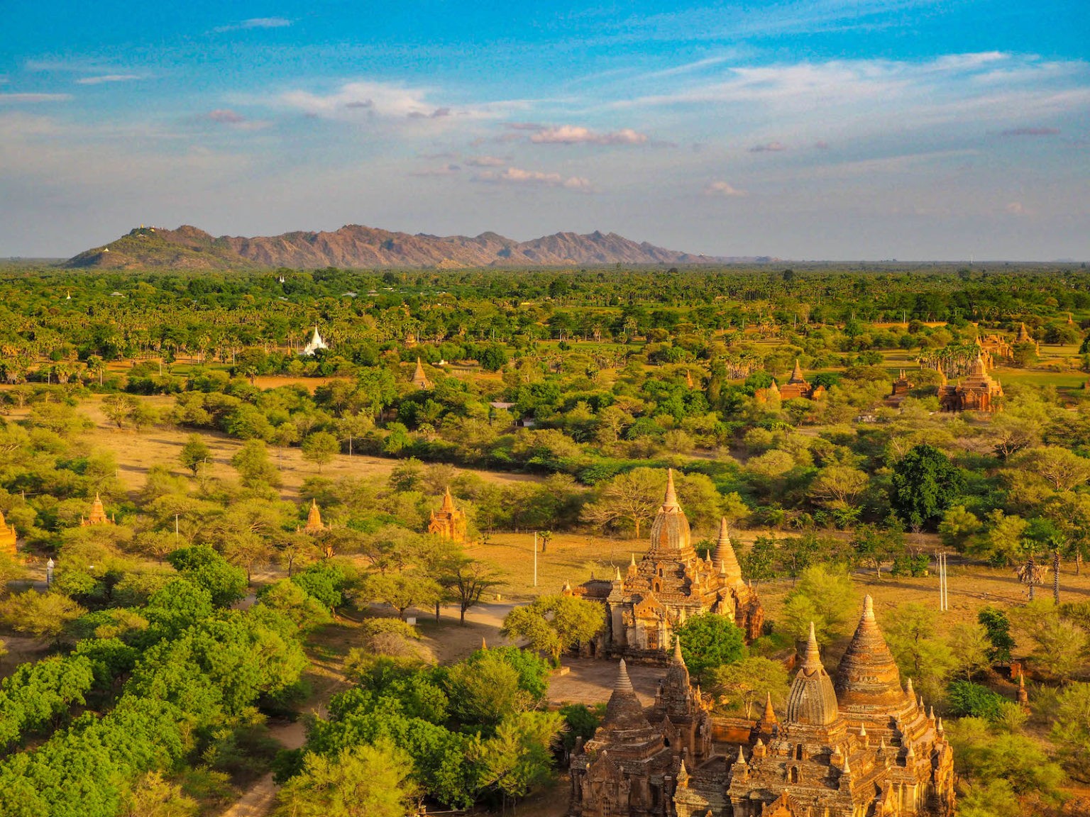 https://mdw-travel-data-us-east-1.s3.amazonaws.com/img/country/Myanmar/Nyaung-U-Airport/img_02.jpg