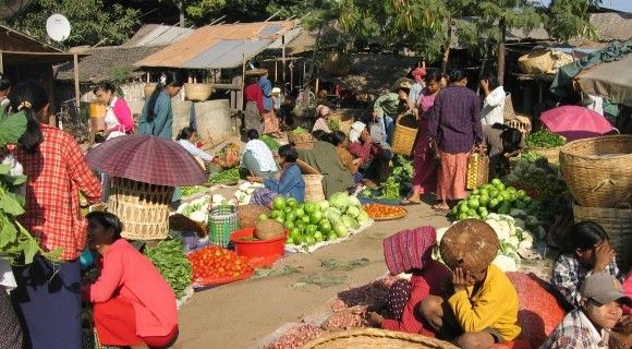 https://mdw-travel-data-us-east-1.s3.amazonaws.com/img/country/Myanmar/Nyaung-U-Market/img_02.jpg