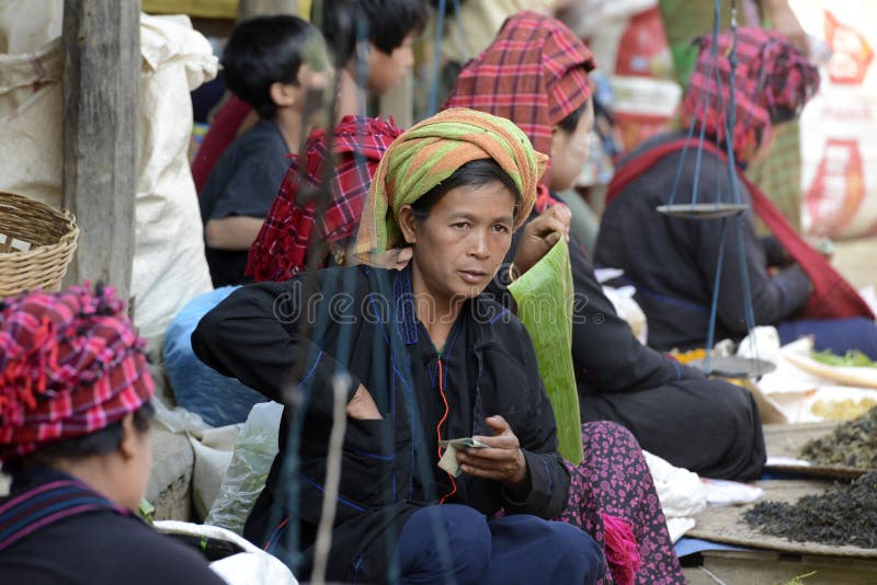 https://mdw-travel-data-us-east-1.s3.amazonaws.com/img/country/Myanmar/Nyaungshwe-Market/img_00.jpg