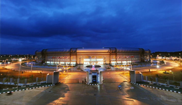 https://mdw-travel-data-us-east-1.s3.amazonaws.com/img/country/Myanmar/Ottara-Thiri-Stadium/img_00.jpg