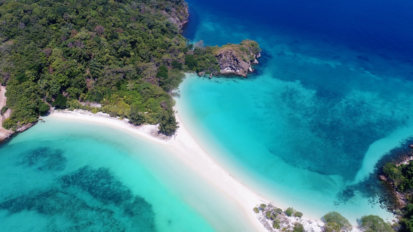 https://mdw-travel-data-us-east-1.s3.amazonaws.com/img/country/Myanmar/Pearl-Island/img_02.jpg