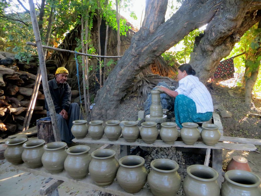 https://mdw-travel-data-us-east-1.s3.amazonaws.com/img/country/Myanmar/Pottery-Village/img_03.jpg