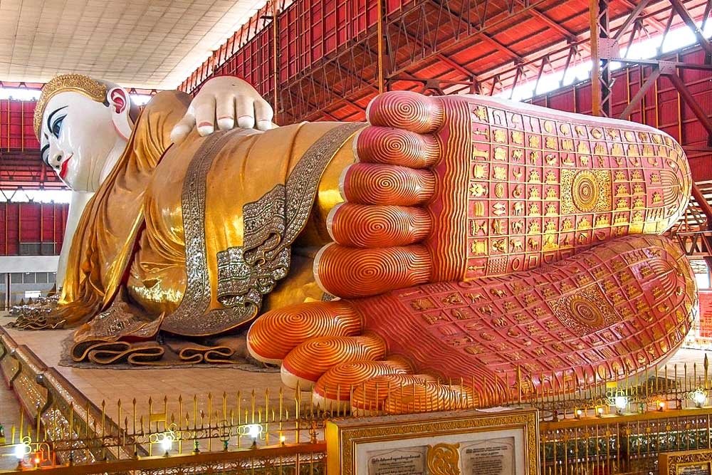 https://mdw-travel-data-us-east-1.s3.amazonaws.com/img/country/Myanmar/Reclining-Buddha/img_02.jpg