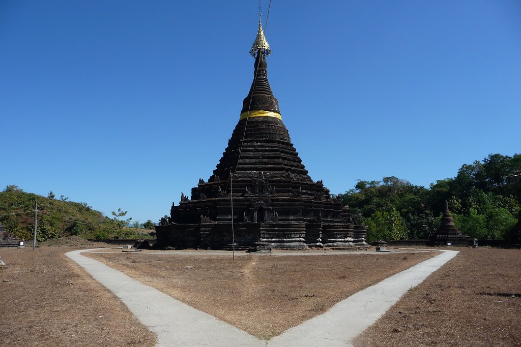 https://mdw-travel-data-us-east-1.s3.amazonaws.com/img/country/Myanmar/Sakya-Manaung-Pagoda/img_00.jpg