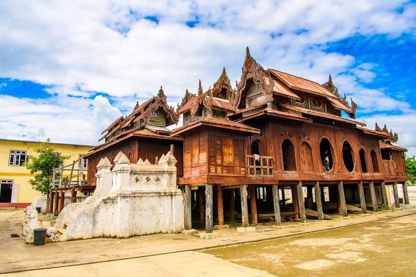 https://mdw-travel-data-us-east-1.s3.amazonaws.com/img/country/Myanmar/San-Yu-Pyae-Monastery/img_03.jpg