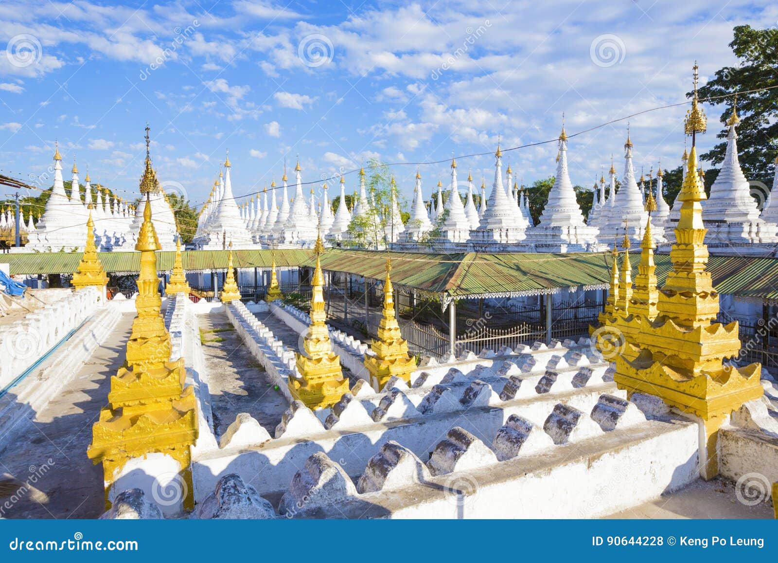 https://mdw-travel-data-us-east-1.s3.amazonaws.com/img/country/Myanmar/Sandamuni-Paya/img_01.jpg