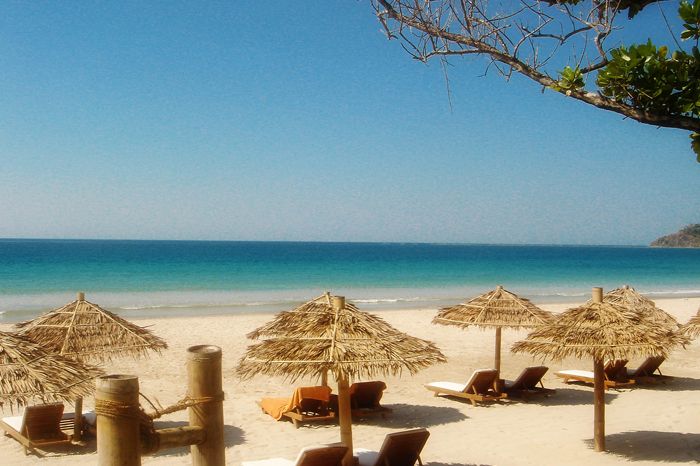 https://mdw-travel-data-us-east-1.s3.amazonaws.com/img/country/Myanmar/Set-Se-Beach/img_03.jpg