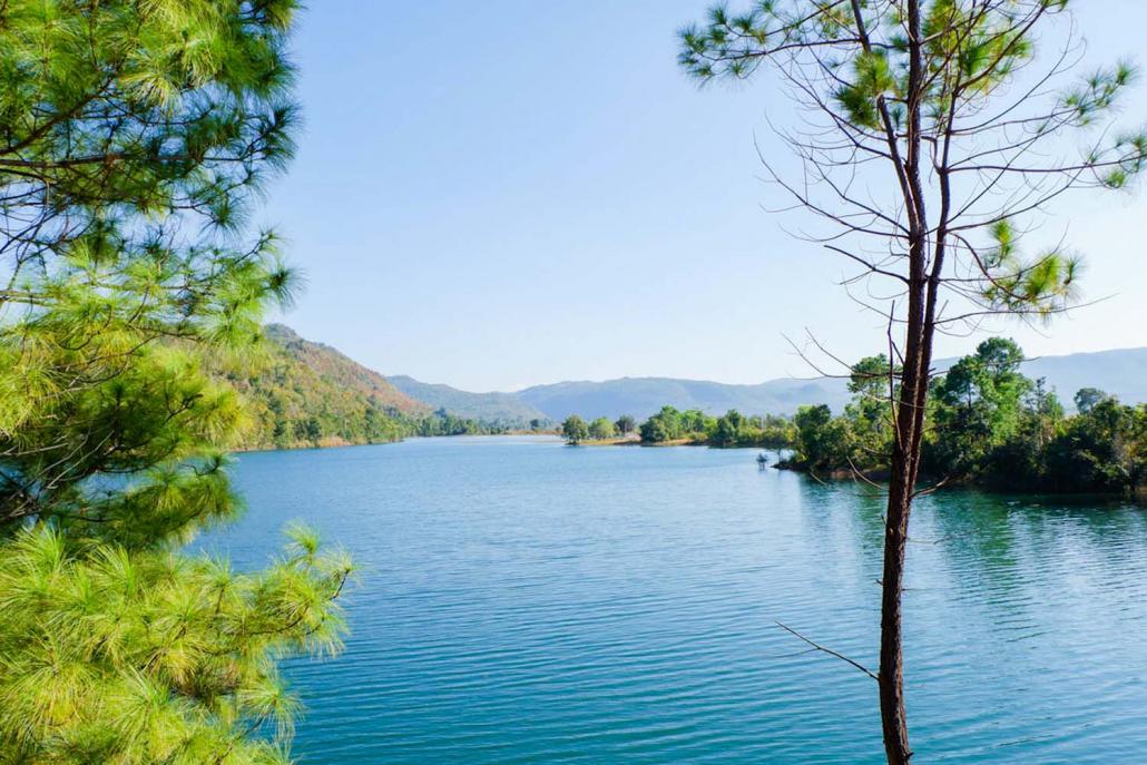 https://mdw-travel-data-us-east-1.s3.amazonaws.com/img/country/Myanmar/Seven-Stages-Lake/img_03.jpg