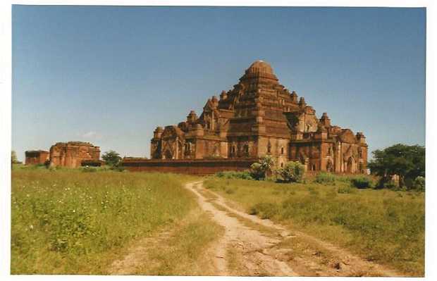 https://mdw-travel-data-us-east-1.s3.amazonaws.com/img/country/Myanmar/Shinbinthalyaung-Temple/img_02.jpg